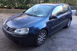 Ricambi Volkswagen Golf 5 3 porte colori vari