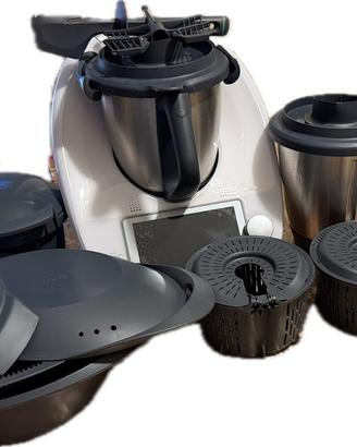 Bimby tm6 con accessori+doppio boccale+affettatutt