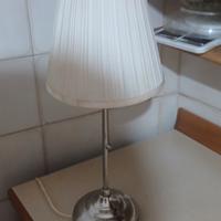 lampada da comodino. 