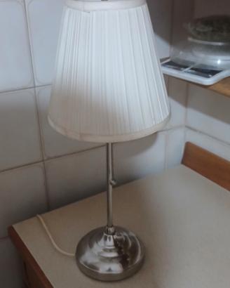 lampada da comodino. 