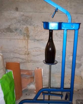 Tappatrice per bottiglie