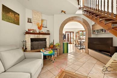 CONCOREZZO-APPARTAMENTO SEMINDIPENDENTE