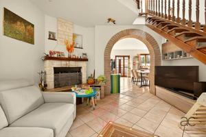 CONCOREZZO-APPARTAMENTO SEMINDIPENDENTE