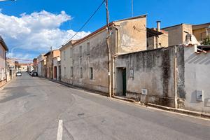 Samassi - Casa su due livelli con cortile e pozzo