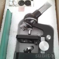 Microscopio biologico