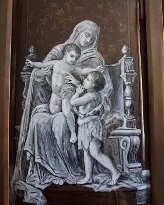 Bassorilievo Madonna con Bambino e San Giovannino