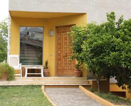 Villa con giardino vista mare