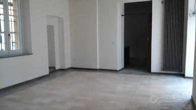 Locale commerciale a Sondrio