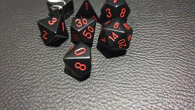 Set di dadi per gioco di ruolo completi vari