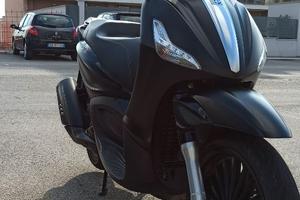 Beverly 300