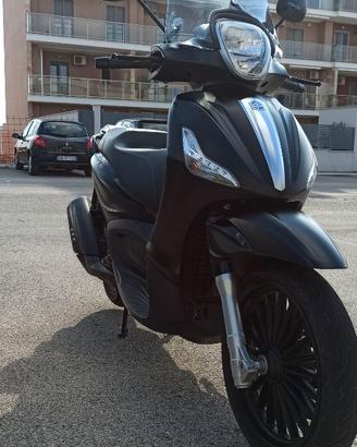 Beverly 300