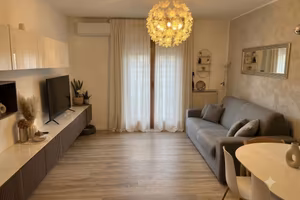 Appartamento su due piani con giardino