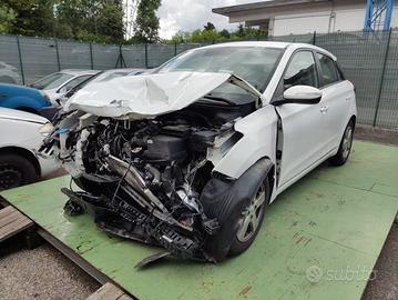 Ricambi HYUNDAI I20 1248cc benzina del 2015