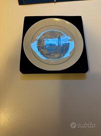 Piatto in porcellana commemorativo