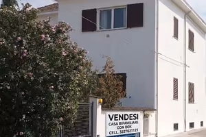 Casa indipendente Bifamiliare con Box&Giardino