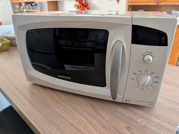 Microonde Samsung  mod CE282DN