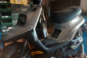 scooter Yamaha booster 