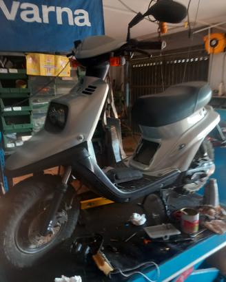 scooter Yamaha booster 
