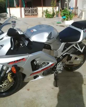 Honda CBR Fireblade RR 2001
