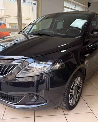 Lancia Ypsilon 1.0 FireFly 5 porte S&S Hybrid Silv