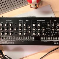 Roland SE-02 - Boutique Limited Edition