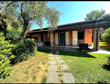 Villa di 90 m² con 4 locali a Massa