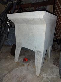 Pila da giardino in pietra