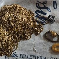 Stock tessuti, passamanerie, access. metallo moda