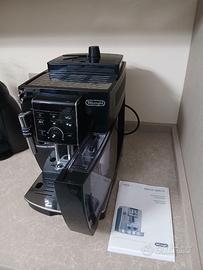 Macchina del caffè delonghi ecam 23.125.b
