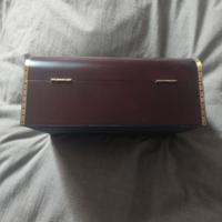 scatola con carte degli oracoli 