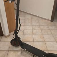 Monopattino Elettrico VIVOBIKE V30 