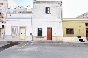 CASA INDIPENDENTE A SAVA