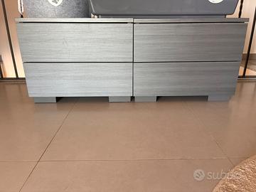 Comodini e cassettiera grigio scuro