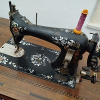 Macchina da cucito d’epoca JUNKER & RUH – Restaura