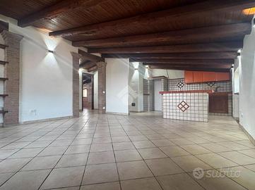 3 LOCALI A ANGUILLARA SABAZIA