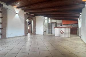 3 LOCALI A ANGUILLARA SABAZIA