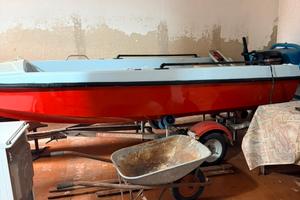 Barca trimarano con motore mercury 15cv e carrello