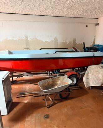 Barca trimarano con motore mercury 15cv e carrello
