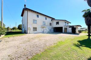 CASA INDIPENDENTE A LATISANA