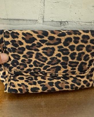 Beauty case leopardato con specchio