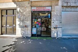 LOCALE COMMERCIALE A ROMA.