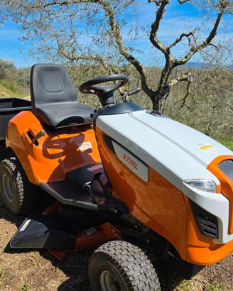 Trattore rasaerba Stihl RT 4097.1 SX con carrello