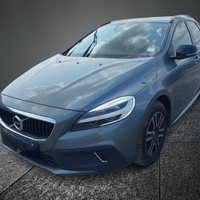 2017 VOLVO V40 CROSS