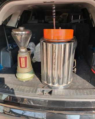 macchina caffè Faema classica con macinino 