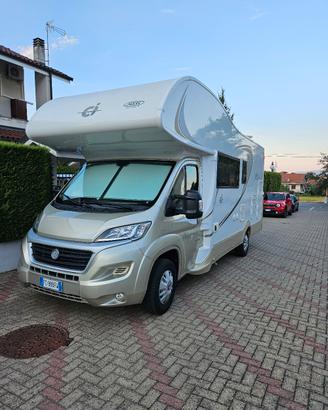 Camper mansardato 7 posti  C.I. Magis 77 