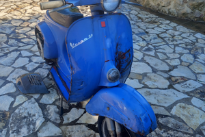 2 Vespa 50N faro tondo