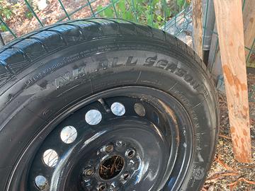 Pneumatico 215/65 r16
