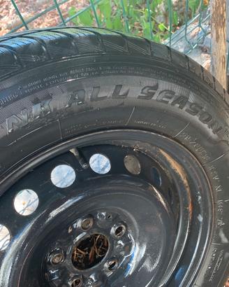 Pneumatico 215/65 r16