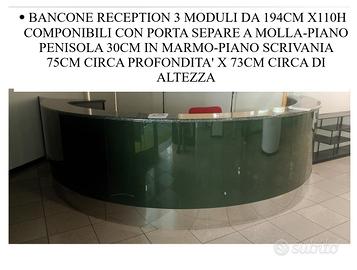 reception con piano in marmo