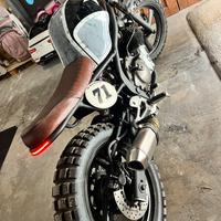 Moto cafe racer